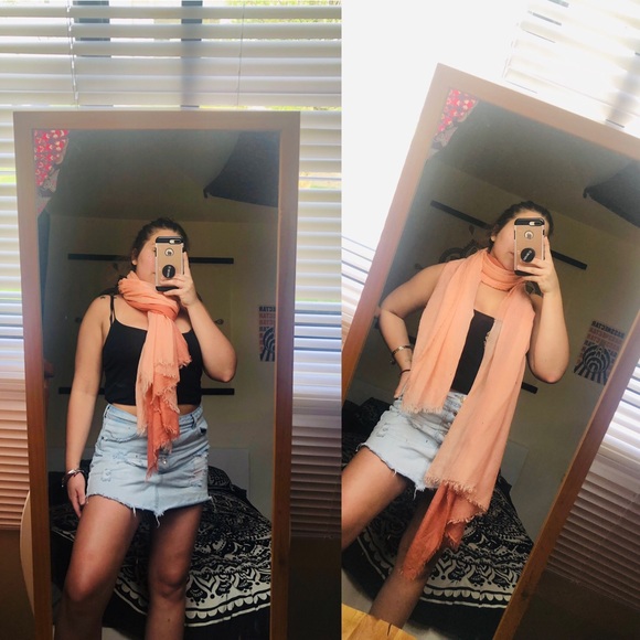 Pink scarf - Picture 2 of 3